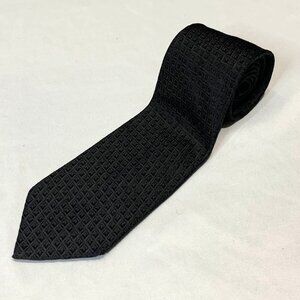 Designer Giorgio Armani Mens Tie Black 100% Silk Geometric Pattern Made in Italy